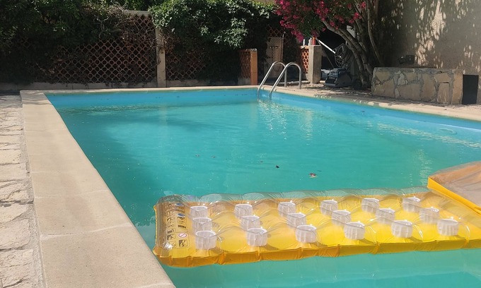 14th Arrondissement Villa | Villa with pool, big deals