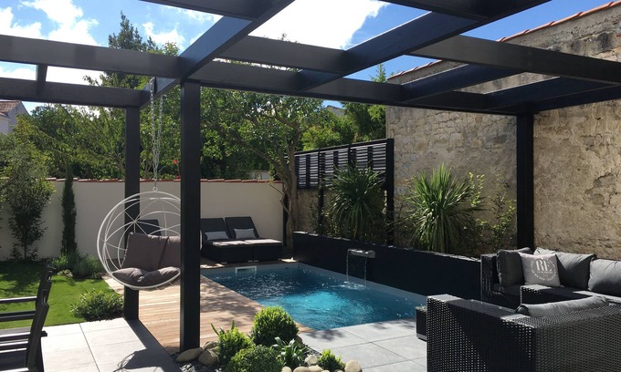 La Rochelle House | Villa with pool just a few minutes' walk from the Old Port beach