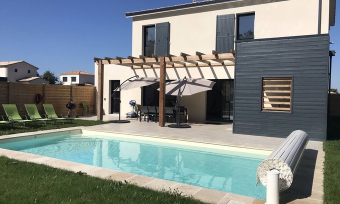 Saint-Augustin House | Villa with private pool and Jacuzzi on a residence with tennis