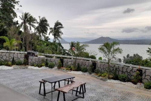 Mataas Na Kahoy Villa | Villa with Private Pool Overlooking Taal Lake