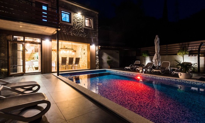 Tribalj Villa | Villa with private pool, 7 guests, free WiFi, spacious terrace, BBQ