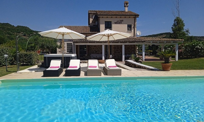 Uri Villa | VILLA WITH PRIVATE POOL AND JACUZZI WHIRLPOOL 10 MINUTES FROM THE BEACHES