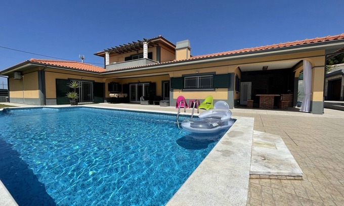 Seixal House | VILLA WITH SWIMMING POOL seixal