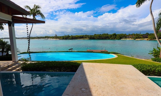 Casa de Campo Villa | Villa with Yacht Dock in Casa de Campo : Ref: 10155