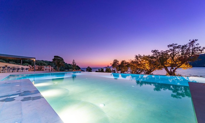 Evgiros Villa | Villa Yana with direct sea access, large pool & heated jacuzzi