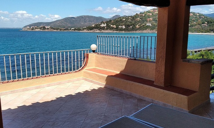 Torre delle Stelle Apartment | Villa Ylenia - Villa with direct access to the sea and large garden