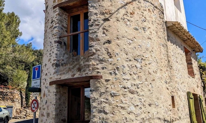 Vailhan House | Village house 10 minutes' walk from Lac des Olivettes