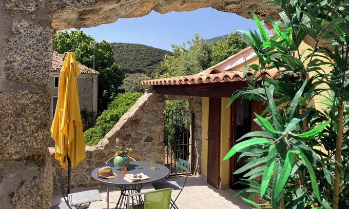 Santa-Maria-Siche House | Village house with terrace, a real love nest.
