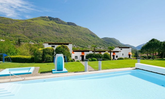 Capriasca Apartment | Villaggio Sureggio A2 mit TicinoTicket by Interhome
