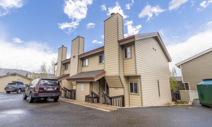 Wildernest Apartment | Villamont #6952 by Summit County Mountain Retreats