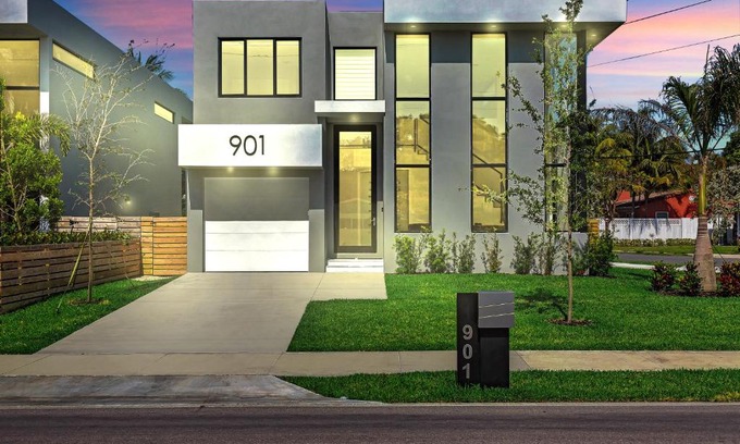 Tarpon River House | VillaPlaya brand new home, modern style resort!