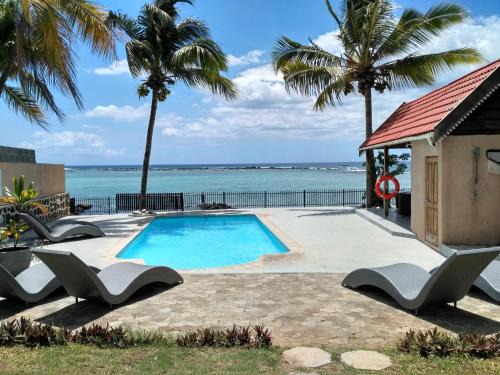 Flic-en-Flac Villa | Villasun Beachfront Villa