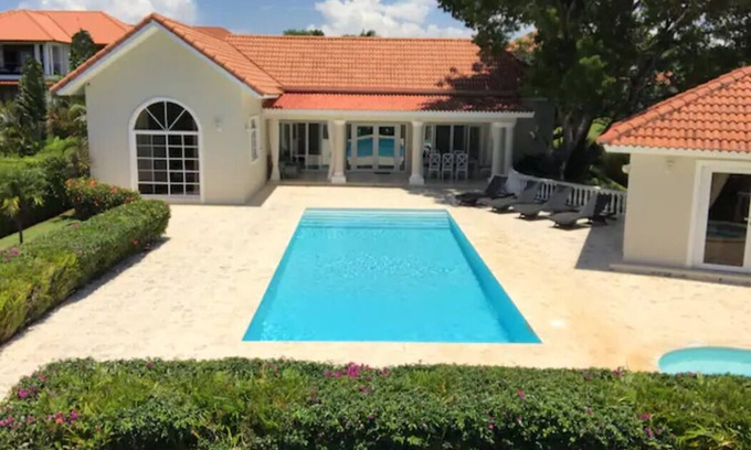 Urbanizacion Tavarez Villa | VillaTracey! 3BR/3BA Luxury Sosua OcnView Pool Jacuzzi Pool Table Walk to Town