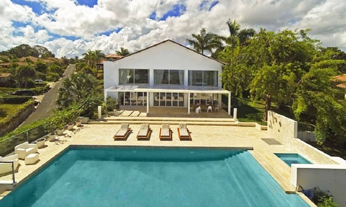Urbanizacion Tavarez Villa | VillaTracey! Gorgeous Sosua 5BR5Ba8Bed OcnView Walk 2 Town Beach, Pool Jacuzzi