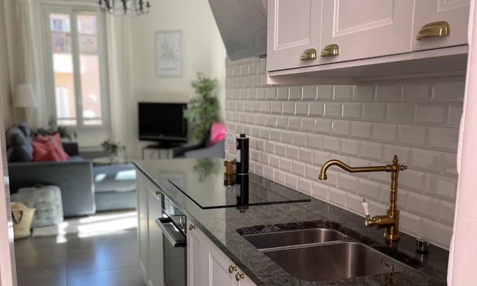 Old Town Apartment | Villawoho