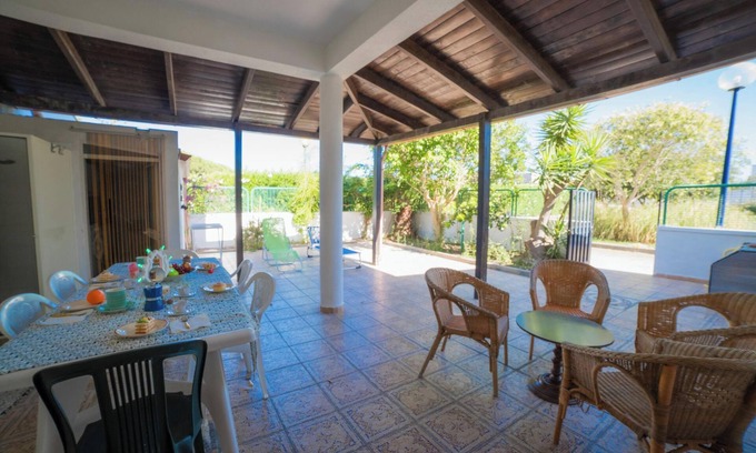 Torre dell'Orso Apartment | Villetta Fresca With Garden Near The Sea, Melendugno, Italy