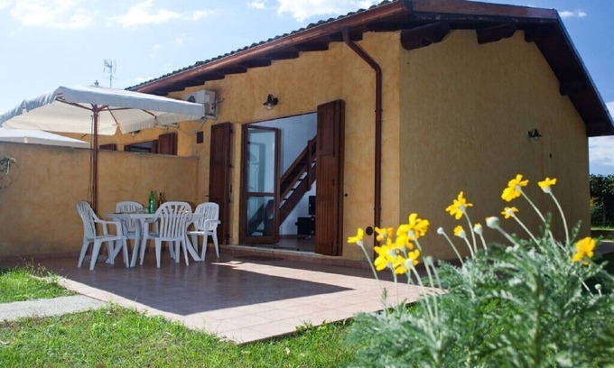 Sabaudia House | Villino 4 Sabaudia 4a stone's throw from the sea in the Circeo national park