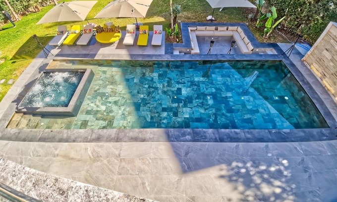 Tassoultante Villa | Villla Avalanche, by J&J