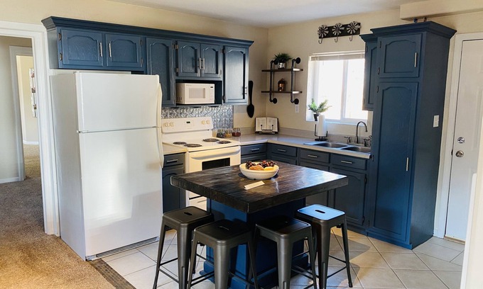 Palisade House | Vineland Bungalow