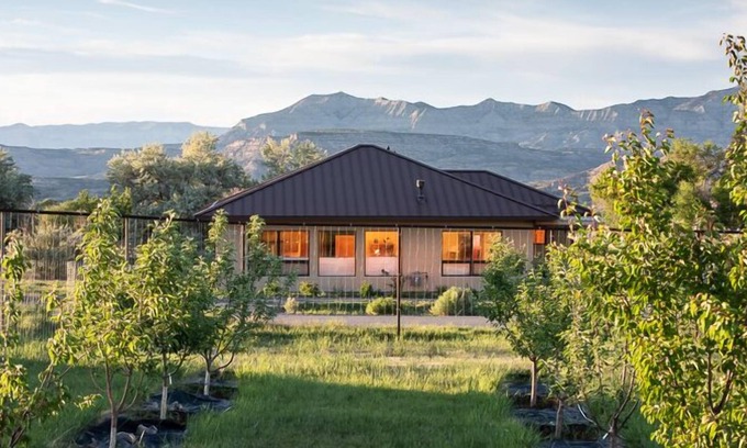 Mesa House | Vini's House, a Cool Creek Retreat