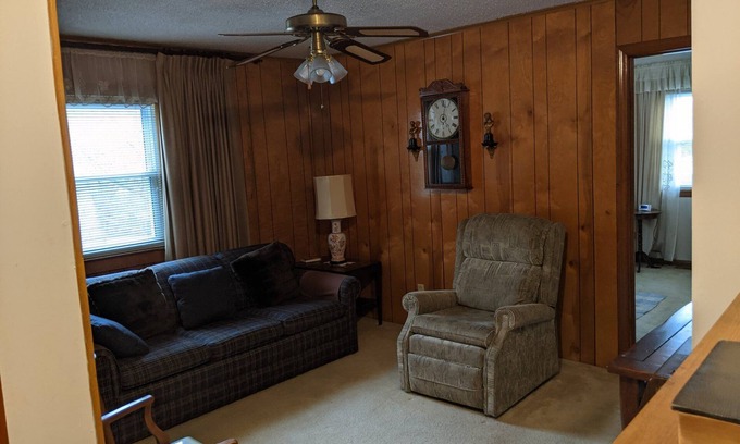 Burlington House | Vintage 2 bedroom w/large yard space