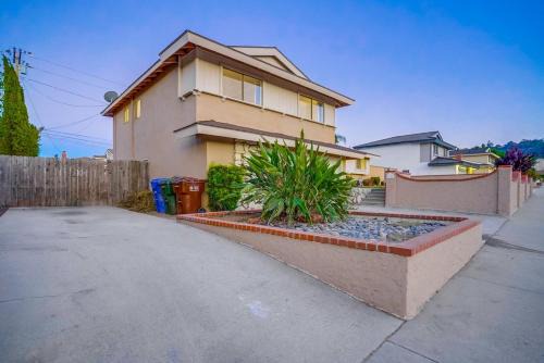 Hacienda Heights House | Vintage 6B 3BA Home Pool Hot Tub & Basketball Net