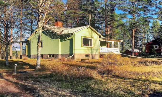 Stoten House | Vintage Forest Retreat-By Traum