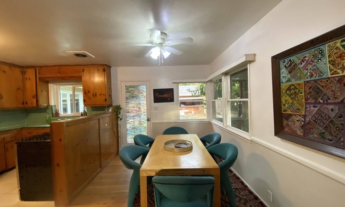 Altadena House | Vintage home near Rose Bowl & JPL/NASA. So many trails great for active folks