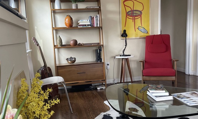 Los Angeles House | Vintage Los Angeles Spanish Bungalow with views of downtown LA