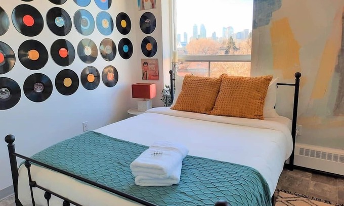 Inglewood Apartment | Vintage Studio w/City Views Minutes to DT