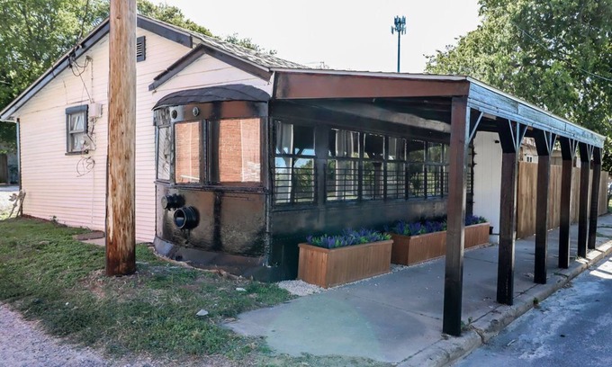 Sulphur House | Vintage Trolley Time Capsule! Super close to great hiking trails and swimming