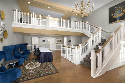 Glen Allen Hotel | Virginia Crossings Hotel, Tapestry Collection by Hilton
