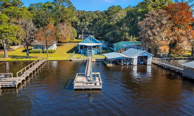 Quincy House | Visit Beautiful Dockside! The perfect getaway for relaxation and adventure,