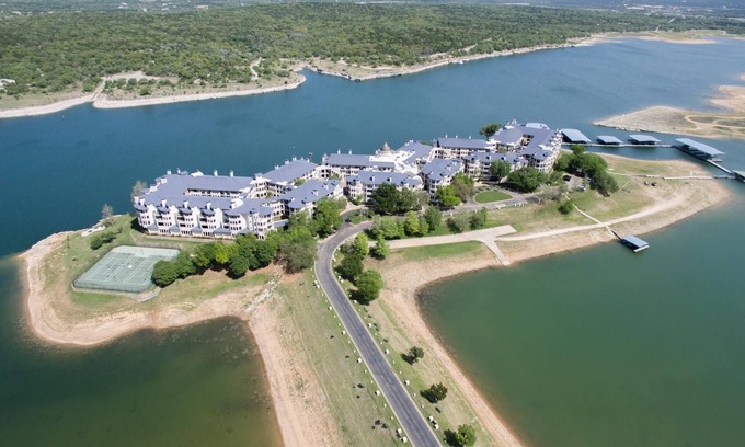 Highland Lake Estates Condo | Vista Azul on The Island; a unique and relaxing lake living experience.
