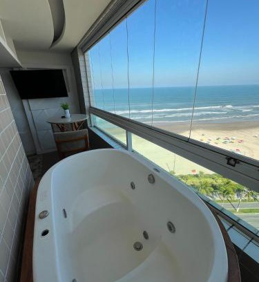 Balneario Pires Apartment | Vista Mar, 1 Dorm, Sacada com Jacuzzi , wi fi ,garagem, 5 hospedes, enfrente ao Mar