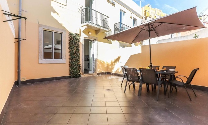 Santo Condestavel Apartment | Vita Portucale | Campo de Ourique Terrace