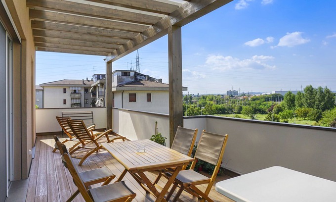 Sud-Ovest Apartment | Vittoria Apartment with jacuzzi and mountain view
