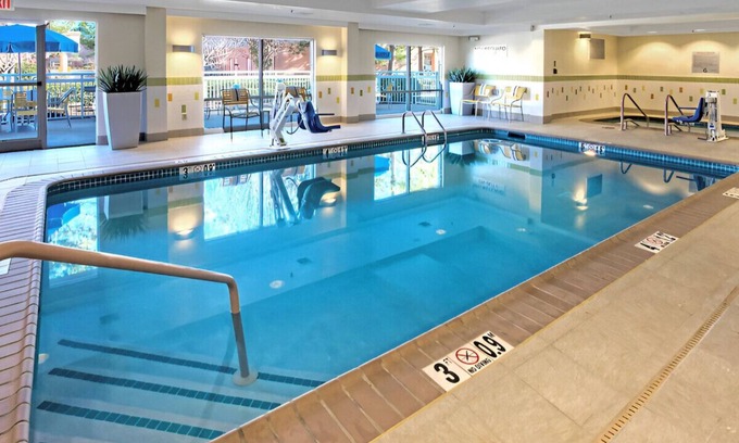 Germantown House | Vivid Suite for a Couple's Escape! Free Breakfast