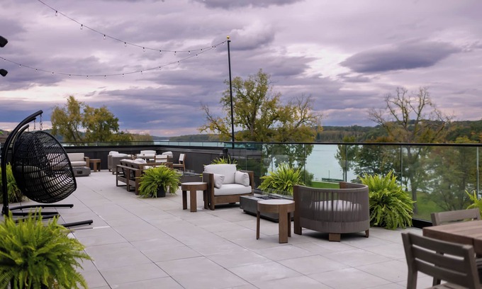 Coxsackie Hotel | voco James Newbury Hudson Valley by IHG