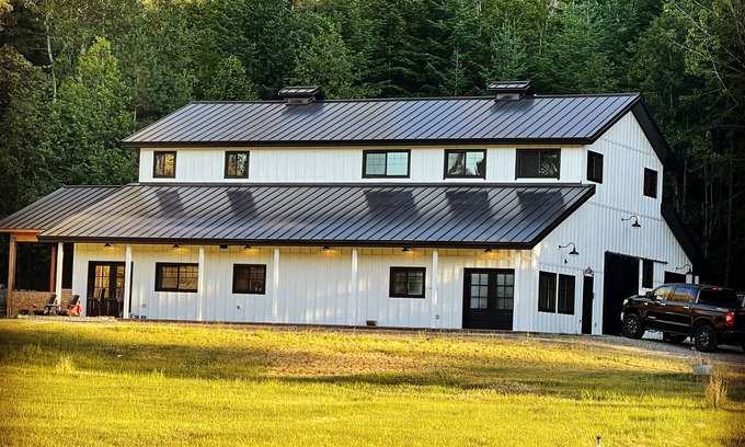 Cle Elum House | Voted Coolest Place to Stay. Polar Plunge, Warm by the fire, Karaoke all Night