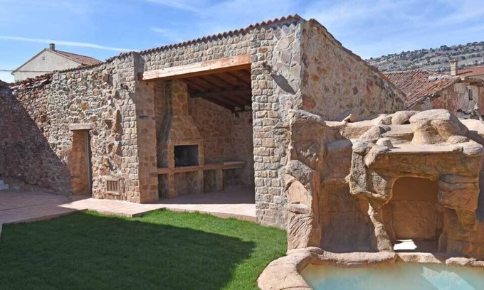 Fuentetoba Cottage | Vrbo Property