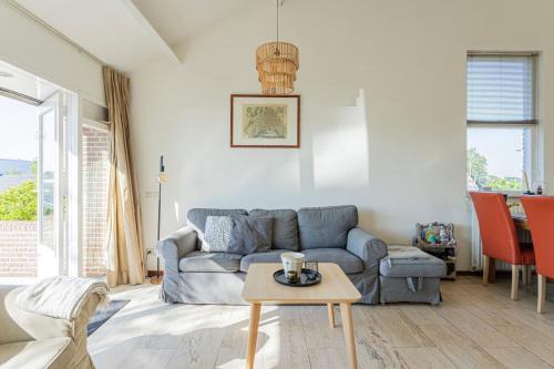 Municipality of Aalsmeer House | Vrijstaand huis met tuin aan vaarwater, vlakbij Amsterdam