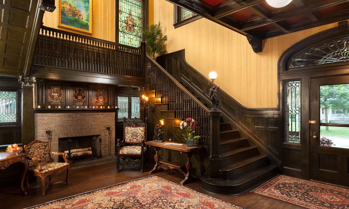 Bloomington Bed & Breakfast | Vrooman Mansion B&B