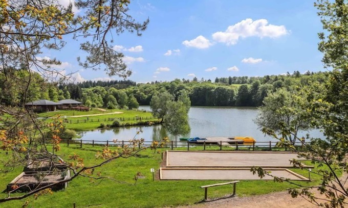 Meyrignac-l'Eglise Ski Chalet | Vue sur le lac Monédières | Chalet mitoyen + Spa
