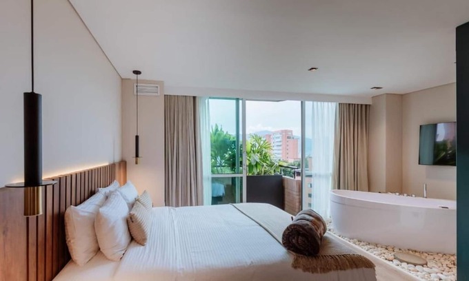 La Florida House | w* | Chic Loft w/Amazing View in Poblado