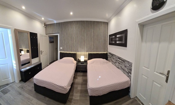 Hullhorst Apartment | W3, Ferienwohnung mit Klimaanlage 42qm