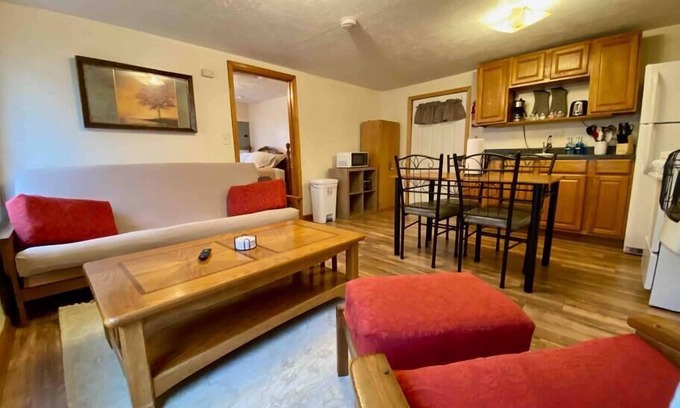 Wabash Apartment | Wabash Eagles Nest 171.5 Apt., 2nd Floor
