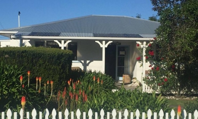 South Bay House | Wakatu (wait a while) Cottage