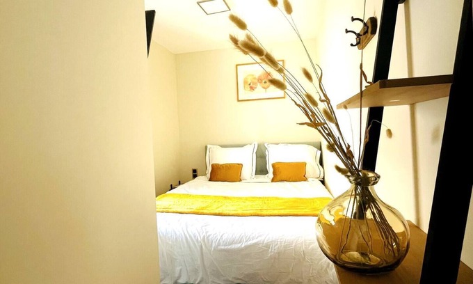 Centrum Apartment | Wake up in the heart of Tilburg in a cozy hotel bed that blends past charm with modern comfort