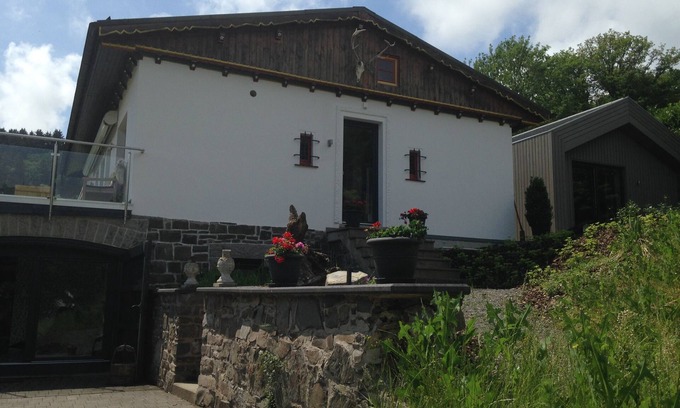 Hallenberg Villa | Waldhaus * - with wellness in wooded surroundings